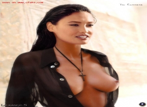 Fake : Tia Carrere