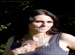 Fake : Sharon Den Adel