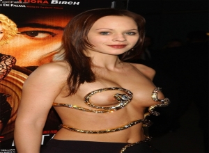 Fake : Thora Birch