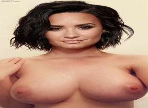 Fake : Demi Lovato