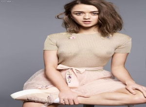 Fake : Maisie Williams