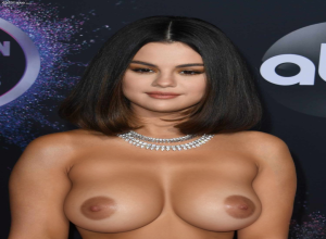 Fake : Selena Gomez